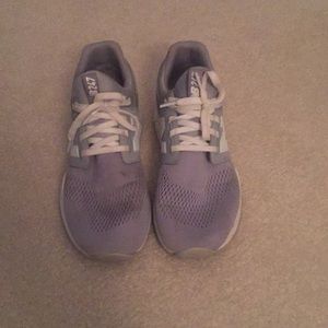 New balance ladies 11